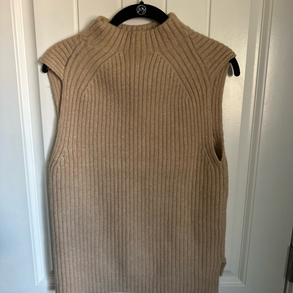 Sleeveless Ribbed Knit Sweater Vest